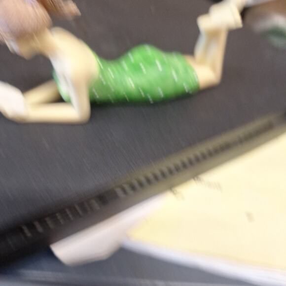 WMG 2010 Vintage Style Bathing Beauty Figurine Green Swimsuit Shelf Sitter - Picture 2 of 5